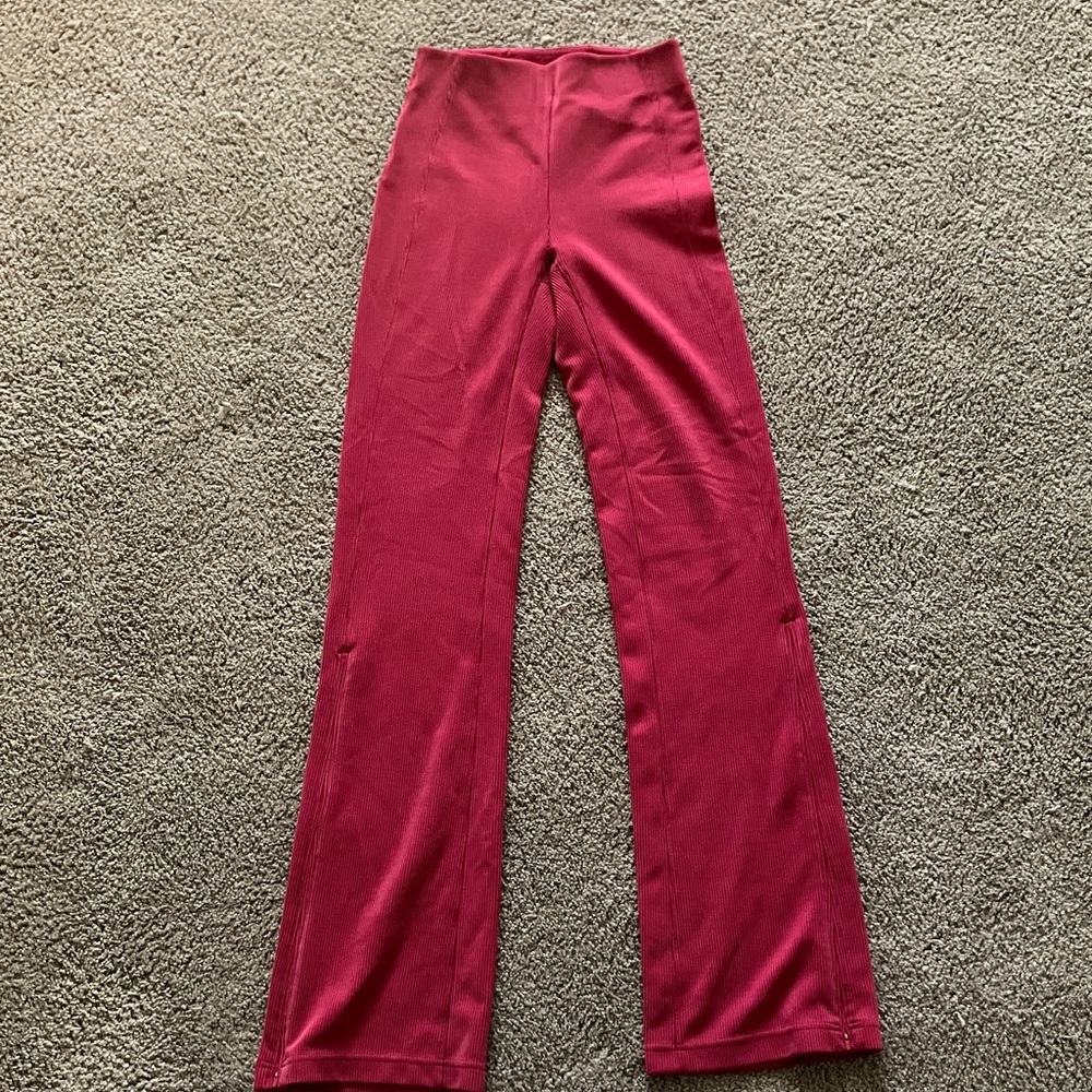 Lululemon Fuchsia Ribbed Activewear